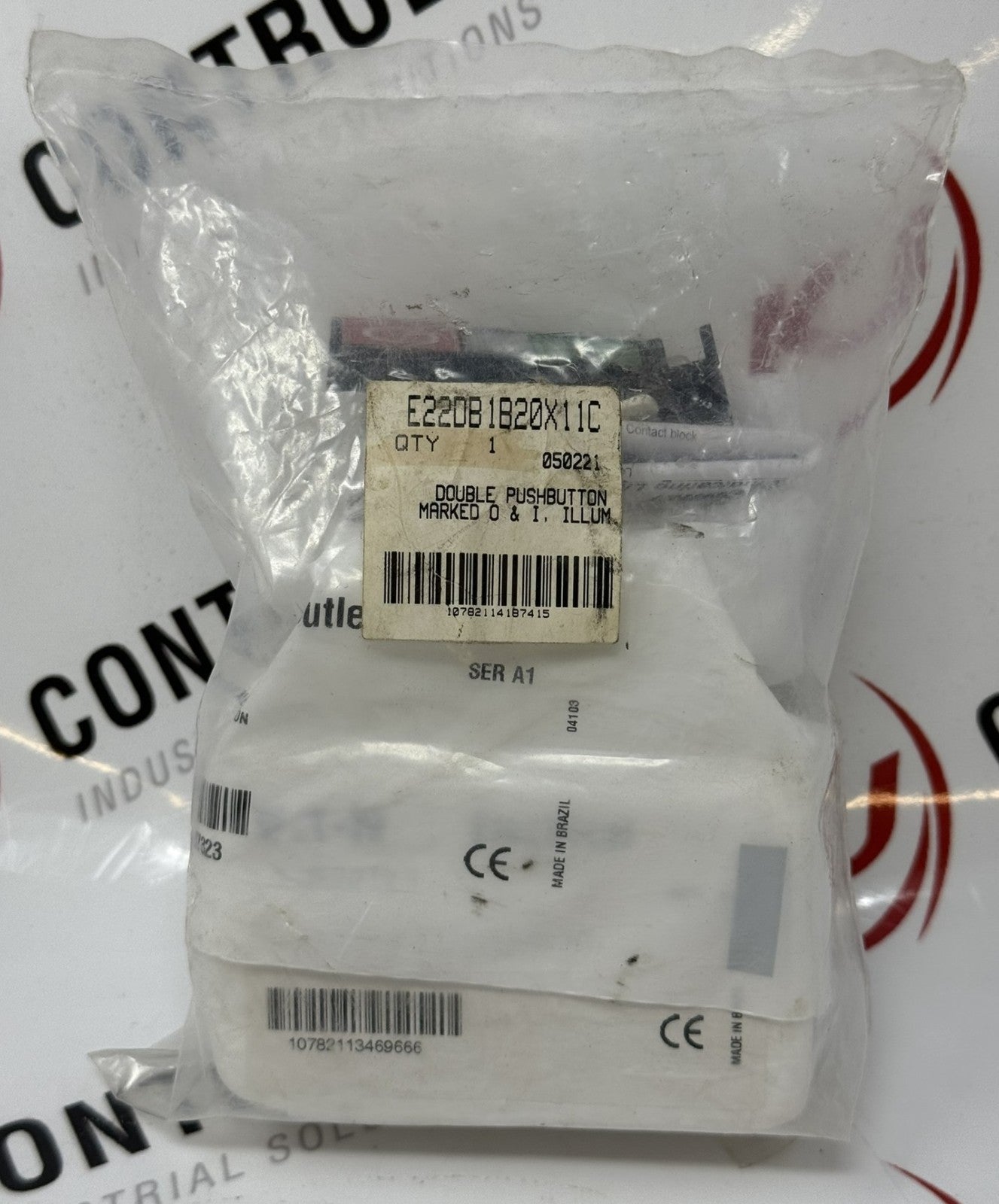 Eaton Cutler-Hammer E22DB1B20X11C Illuminated Double Pushbutton 120V0