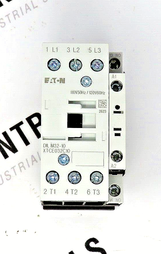 Eaton XTCE032C10A 3-Pole Contactor, 32A, 120V AC Coil, 1NO Auxiliary Contact