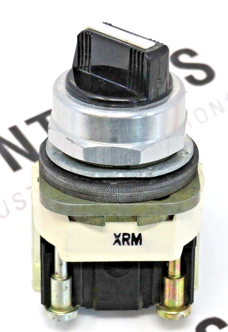 Allen-Bradley 800T-H5A 2-Position Black Selector Switch 30.5 MM Non-Illuminated