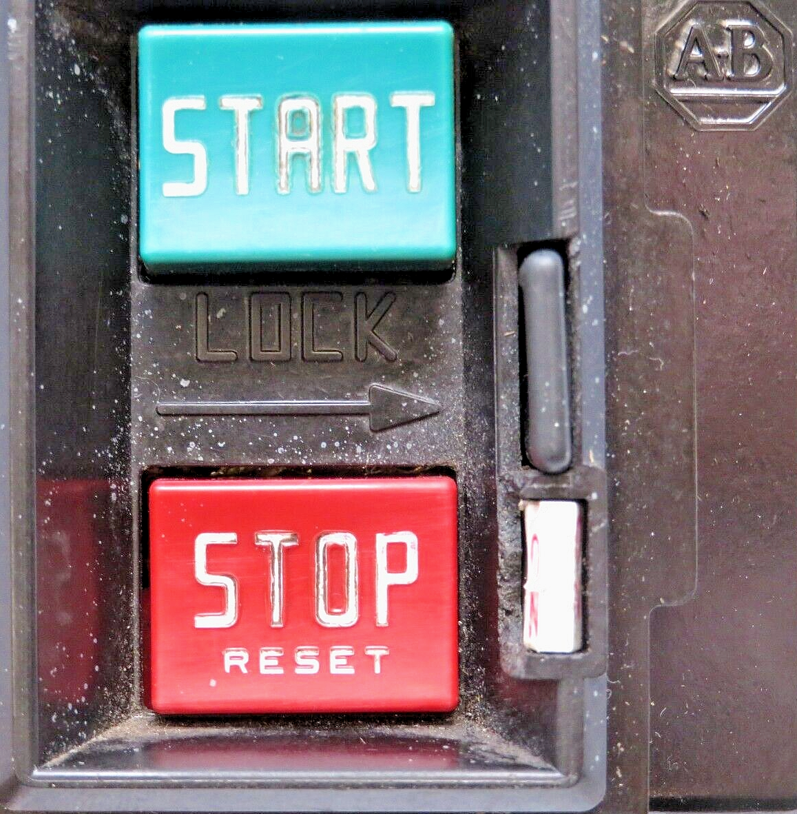 Allen-Bradley 609-AOW Manual Starting Switch 3-Phase Push Button Station