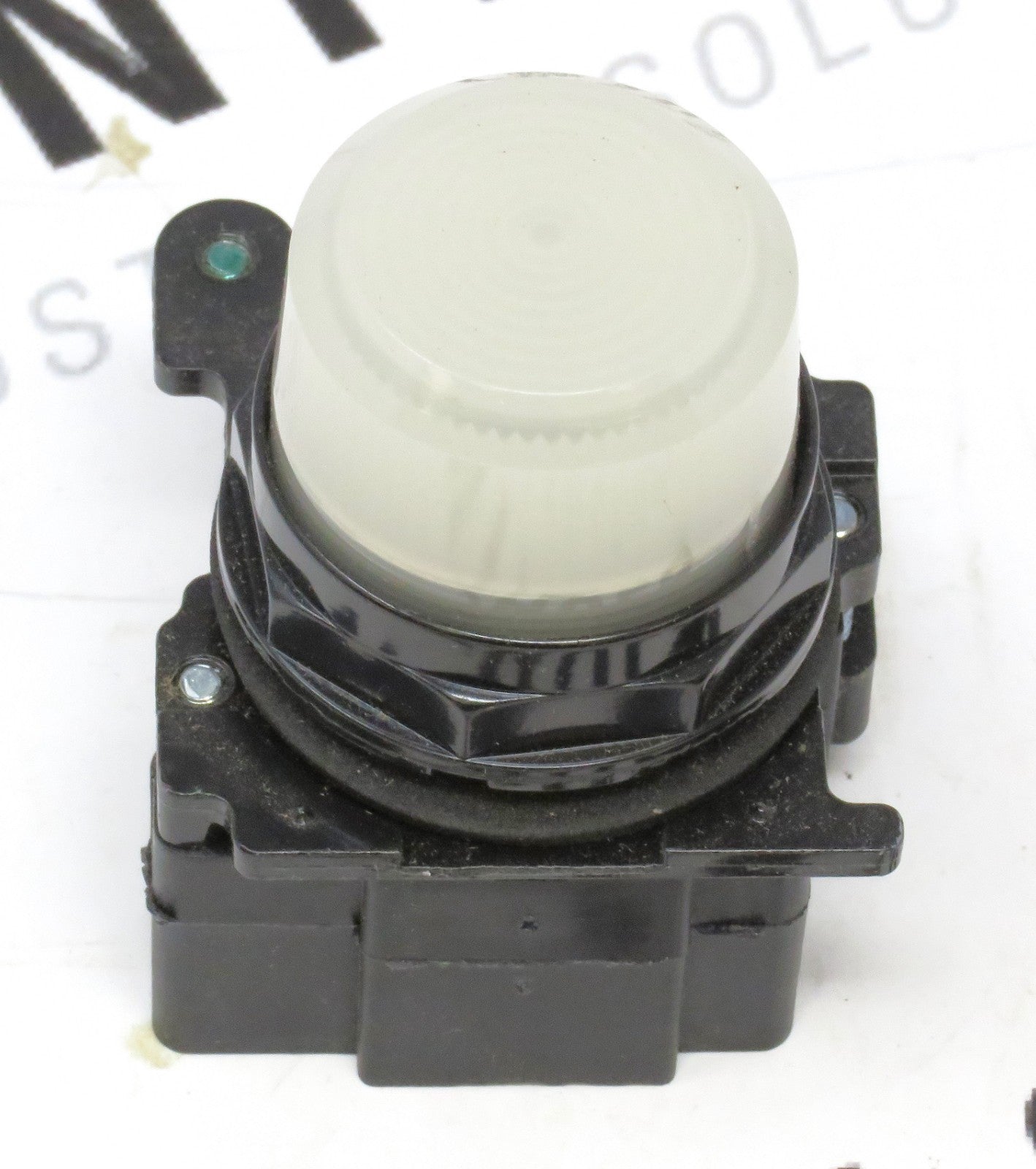 Eaton E34RB120H5 120V White Indicator Light Corrosion Resistant Lens1