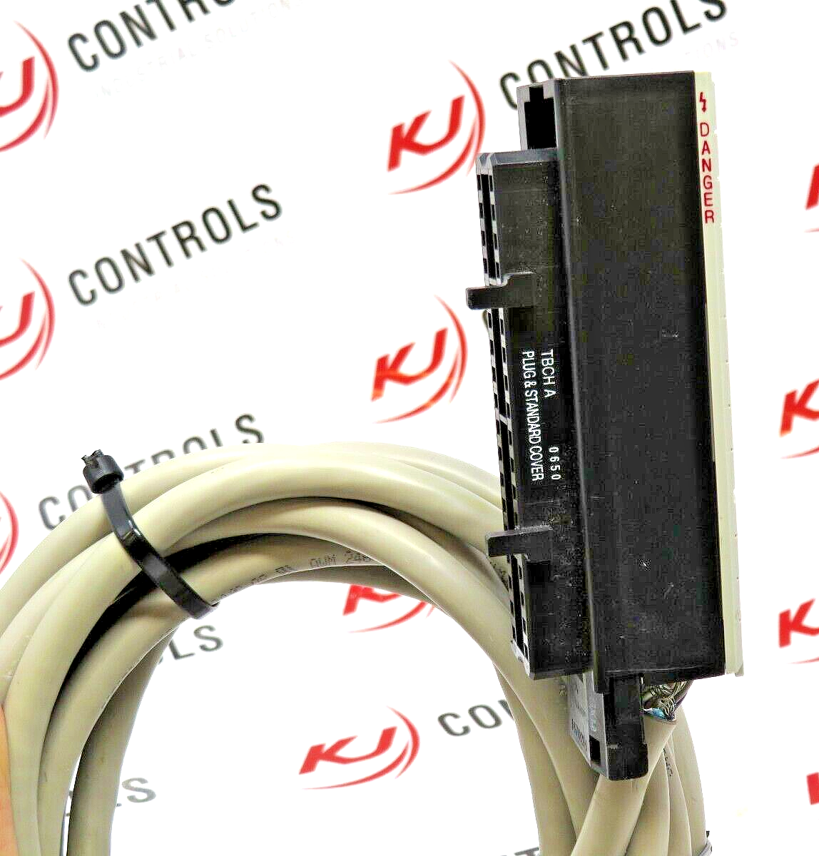 Allen-Bradley 1492-ACABLE050UB 5.0 Meters 16.4 Feet Pre-wired Analog Cable