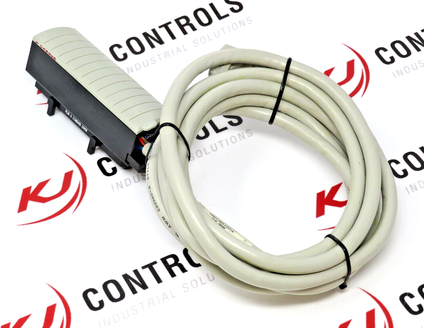 Allen-Bradley 1492-CABLE025X Pre-wired 2.5 M 8.2 FT Digital Connection Cable