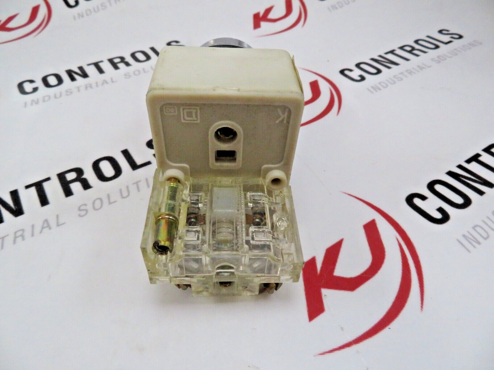 Square D / Schneider Electric 9001-KM-1 Red Pilot Light