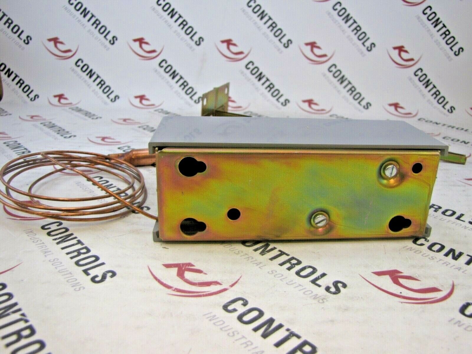 Honeywell T675A 2068 Differential Insertion Thermostat