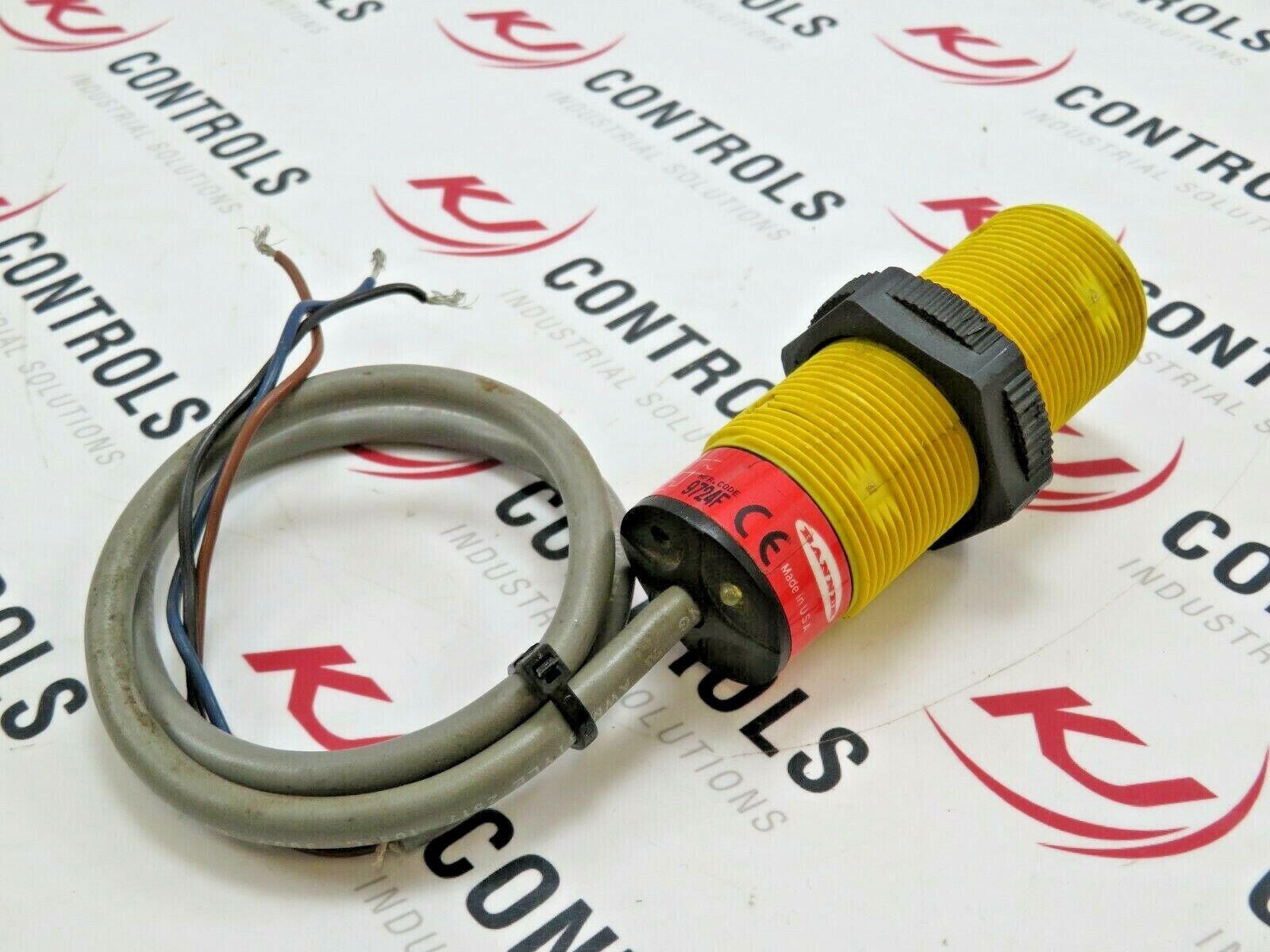 Banner S30AW3FF200 EZ-Beam S30 Series Fixed Field 200MM Range 20-250VAC 300mA