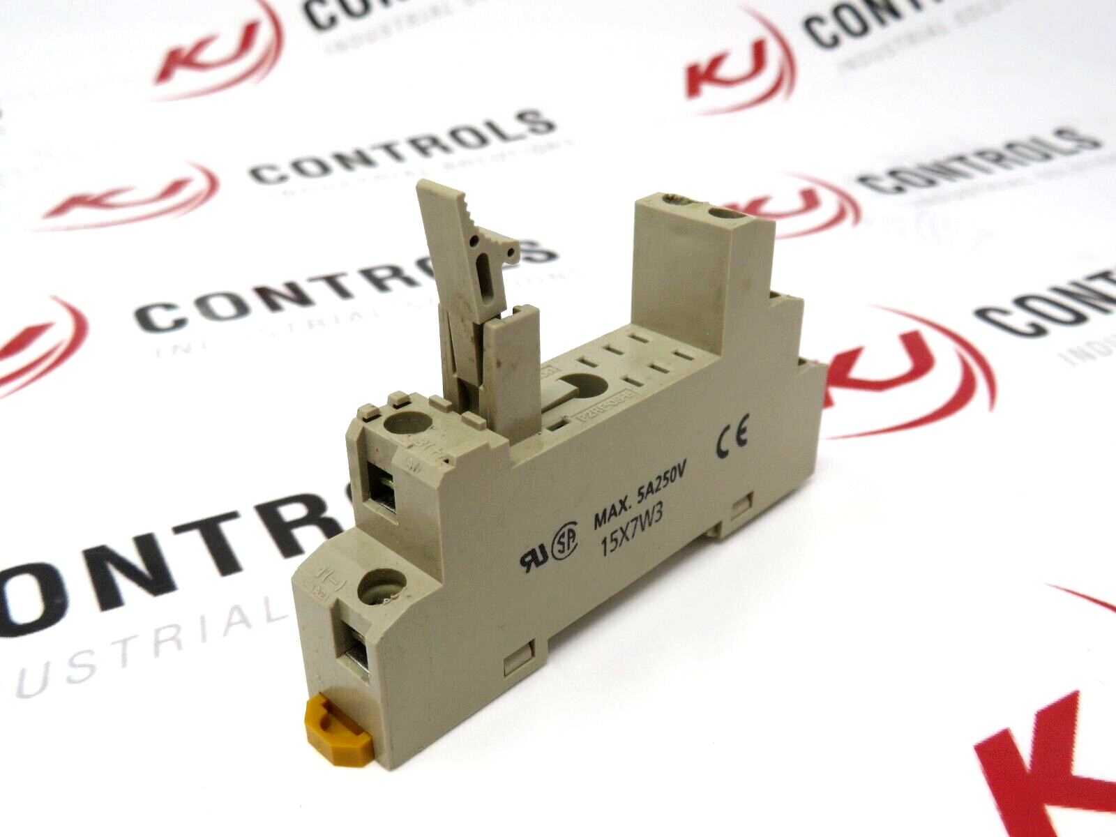 Omron P2RF-08-E Relay Base DIN Rail 5A 8pin 250VAC