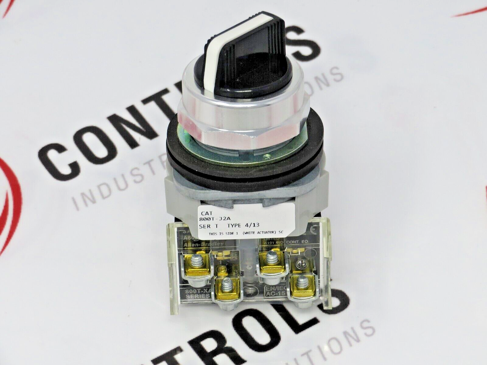 Allen-Bradley 800T-J2A 3-Position Non-Illuminated Selector Switch (SPDT) 30 MM
