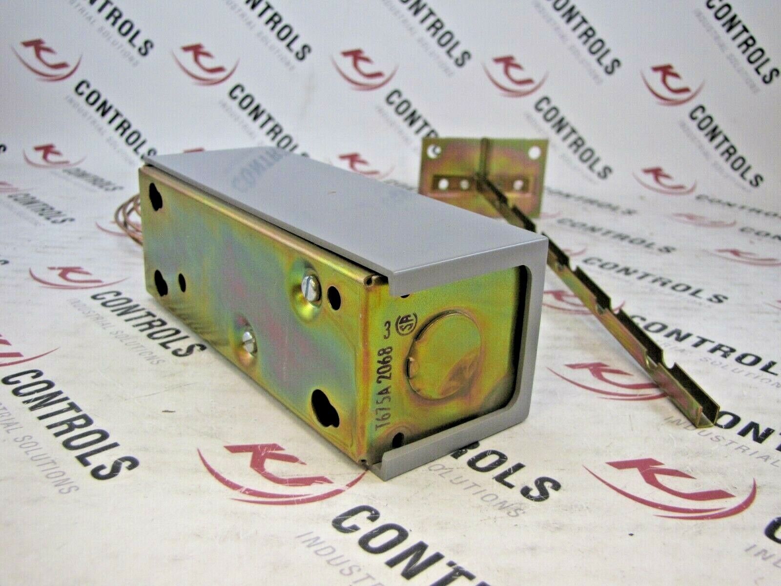 Honeywell T675A 2068 Differential Insertion Thermostat