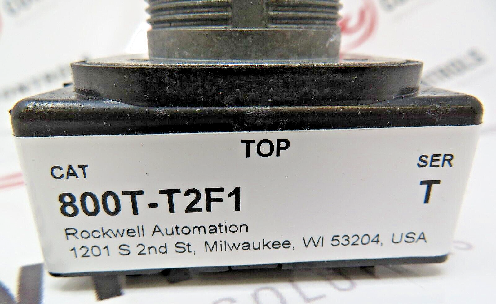 Allen-Bradley 800T-T2F1 Toggle Switch 30MM Type 4,13 Two-Way LT/RT Maintained