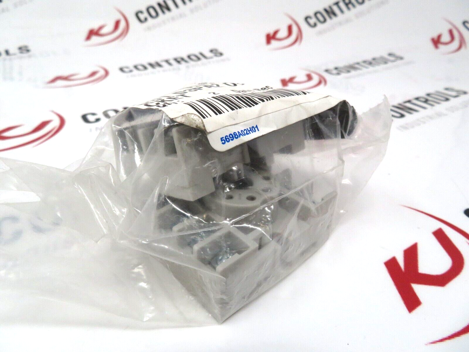 Eaton D3PA2 Relay Socket 8Pin 10/15A 300/600VAC Used With D3PR2 &D3PF2 Relays