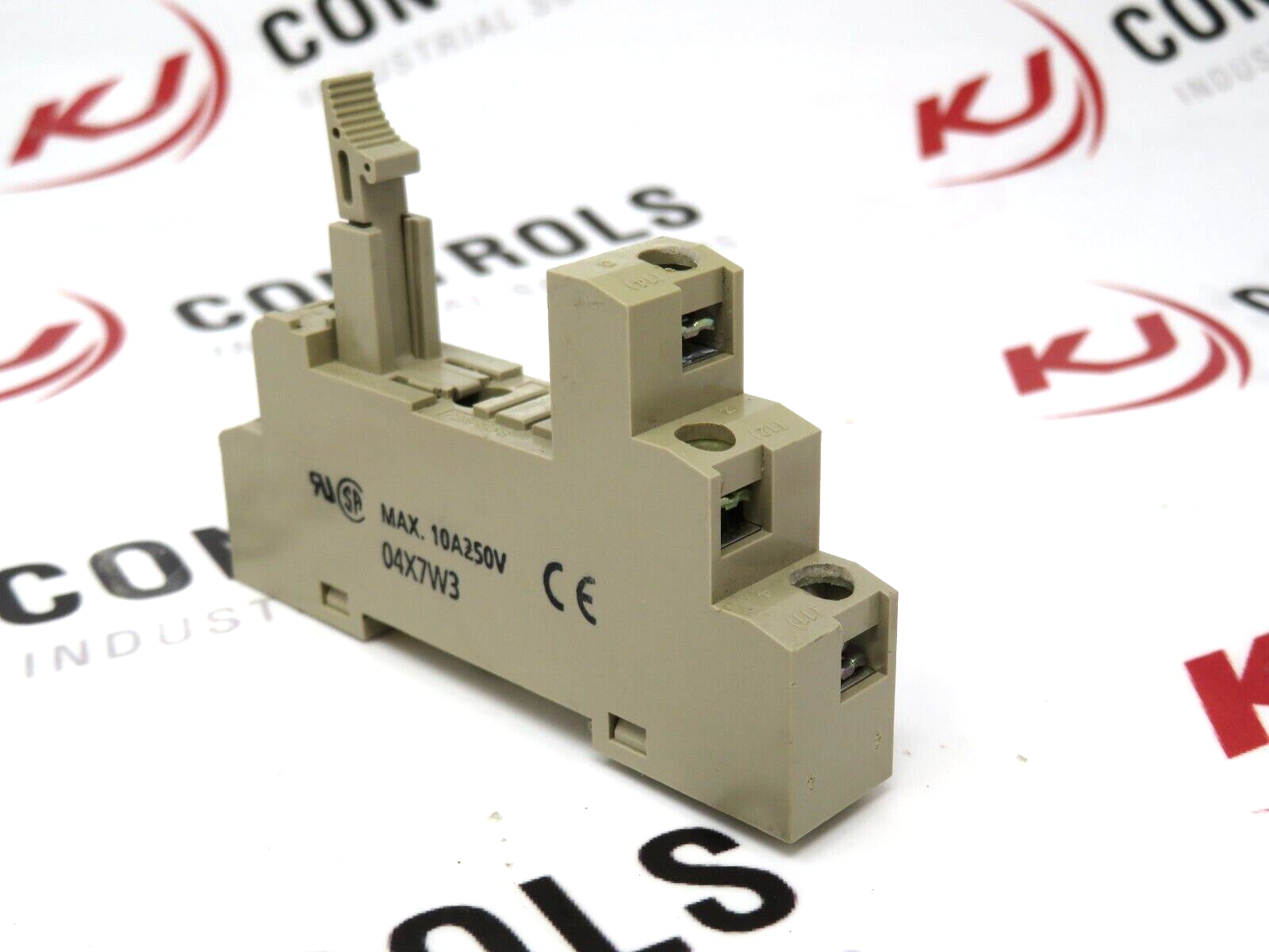 Omron P2RF-05-E Relay Base Socket 10A 250VAC Track Mount 5 Blade (lot of 7)