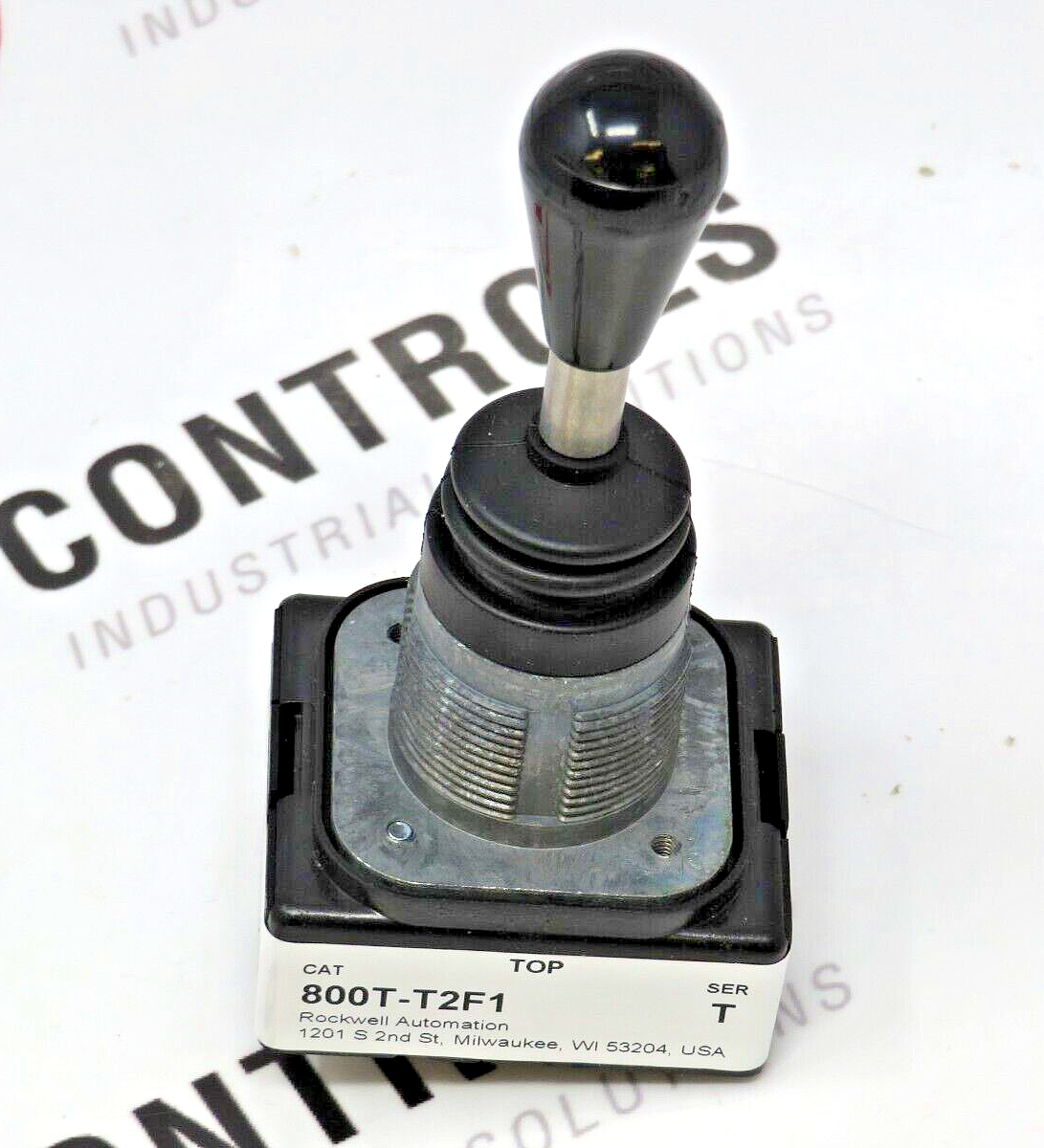 Allen-Bradley 800T-T2F1 Toggle Switch 30MM Type 4,13 Two-Way LT/RT Maintained