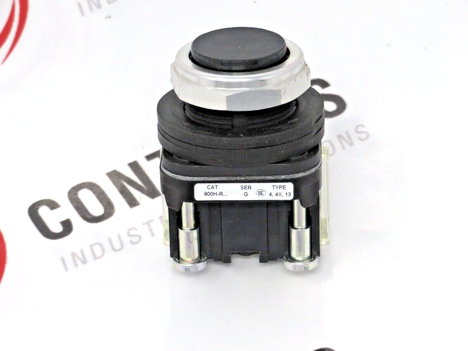 Allen-Bradley 800H-R2A 30MM Black Momentary Push Button 1NO/1NC Non-Illuminated