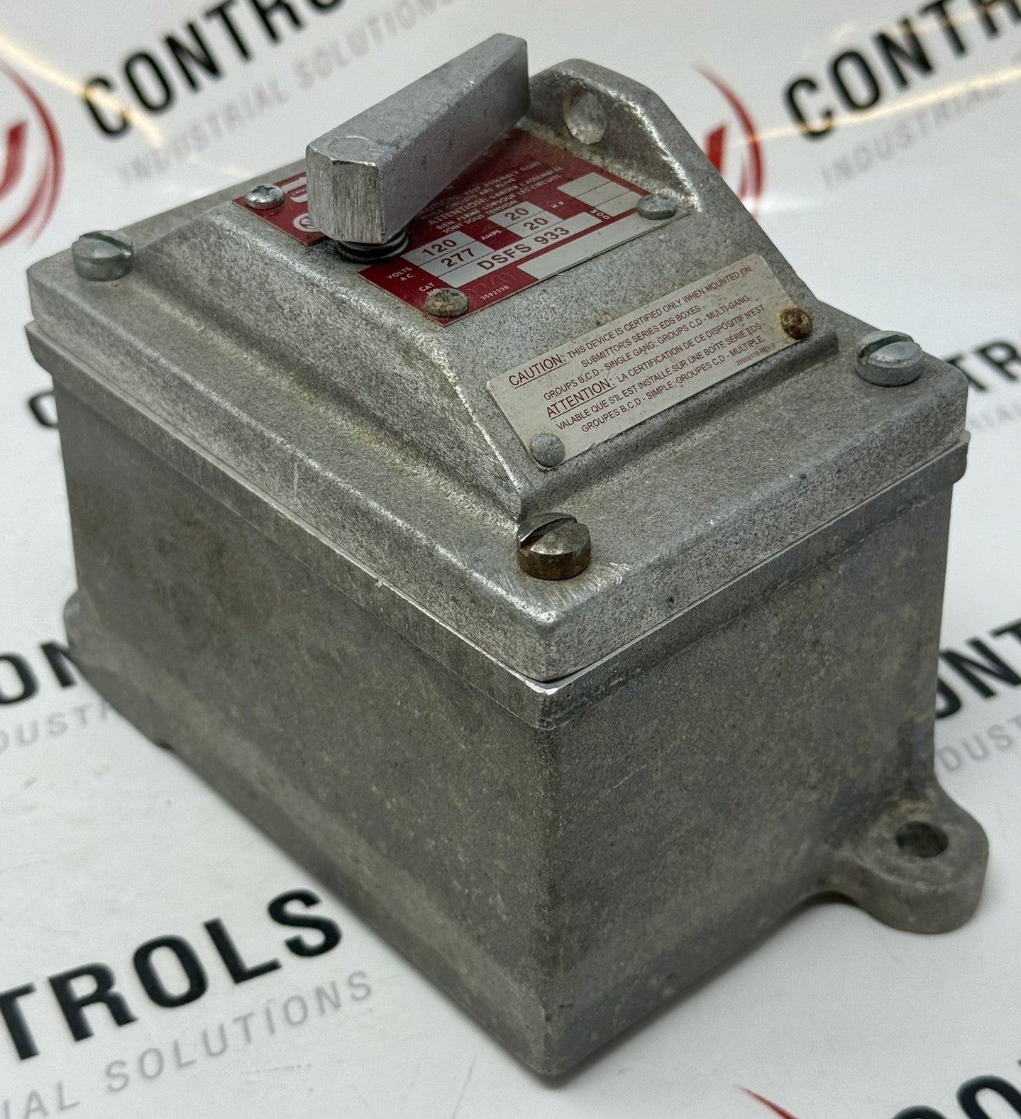Crouse-Hinds DSFS 933 Hazardous Location Enclosure 20A 120/277VAC0