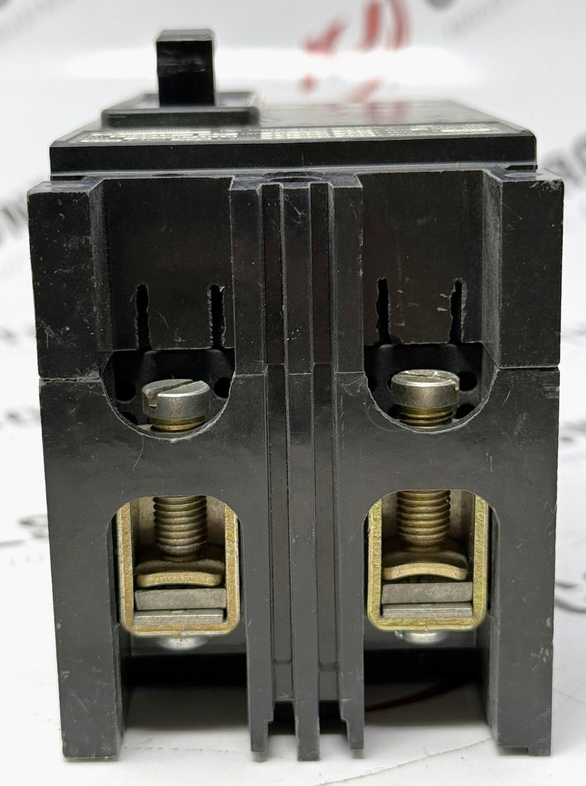 Westinghouse FB2015 2-Pole 15A Molded Case Circuit Breaker4