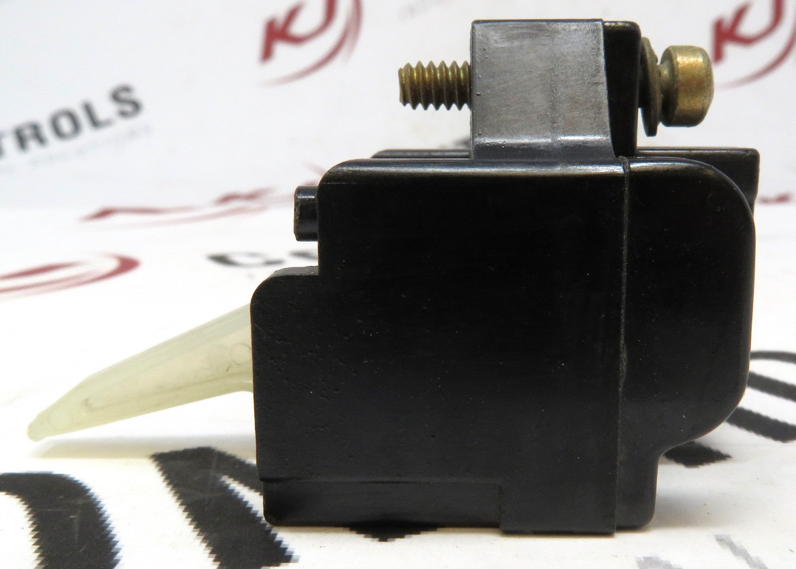 Allen-Bradley 1495-G3 Auxiliary Contact Early Break Size 3 600V (**Lot of 5**)3