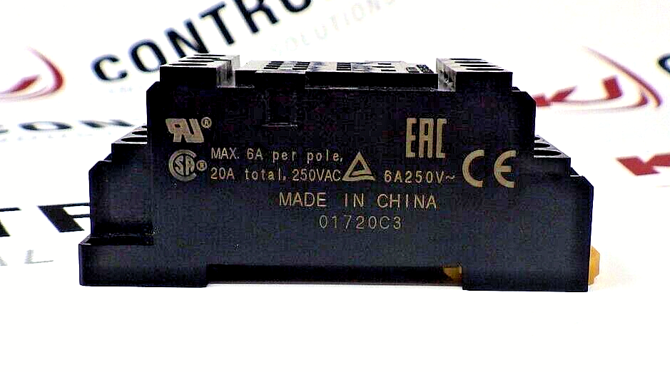 Omron PYFZ-14-E 14-Pin Relay Socket, DIN Rail/Screw Mount, Screw Terminals