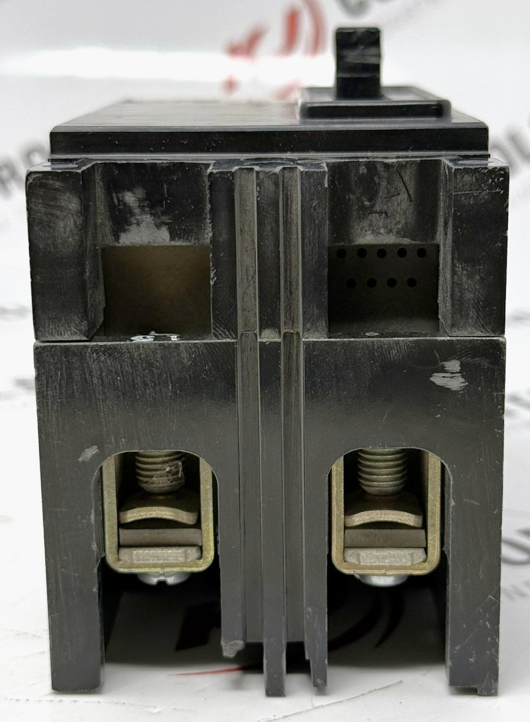 Westinghouse FB2015 2-Pole 15A Molded Case Circuit Breaker3