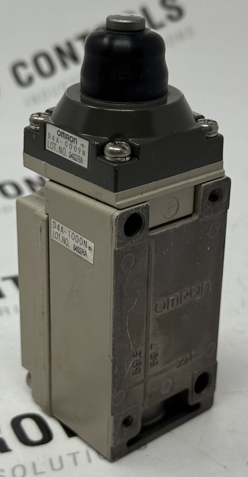 Omron D4A-1109N Heavy-Duty Limit Switch 125VAC 2A2