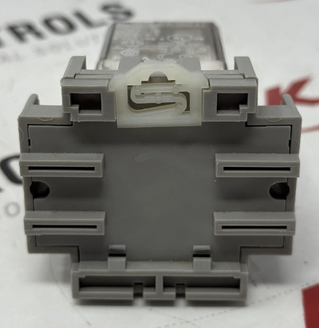 Allen-Bradley 700-HA33A1 Tube Base Relay 3PDT 10A 120VAC4