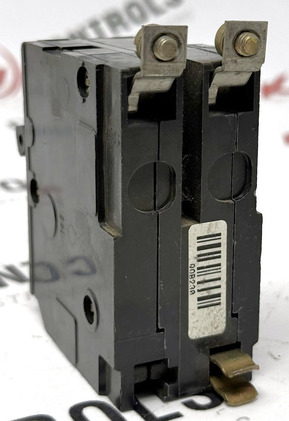 Square D QOB230 2-Pole 30A 120/240VAC Bolt-On Circuit Breaker2