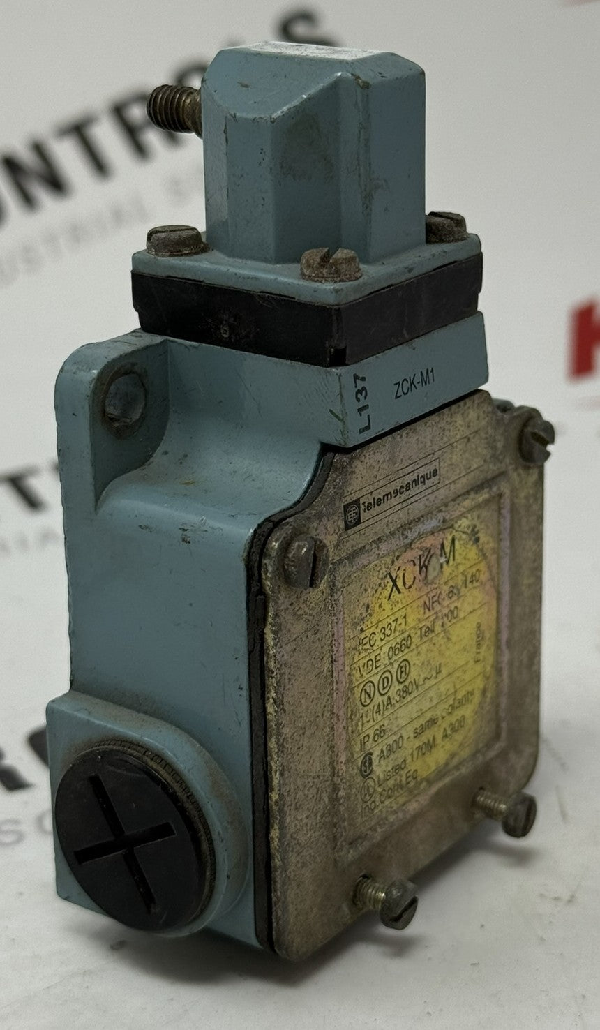 Telemecanique XCK-M Industrial Limit Switch ZCK-M1 Head1