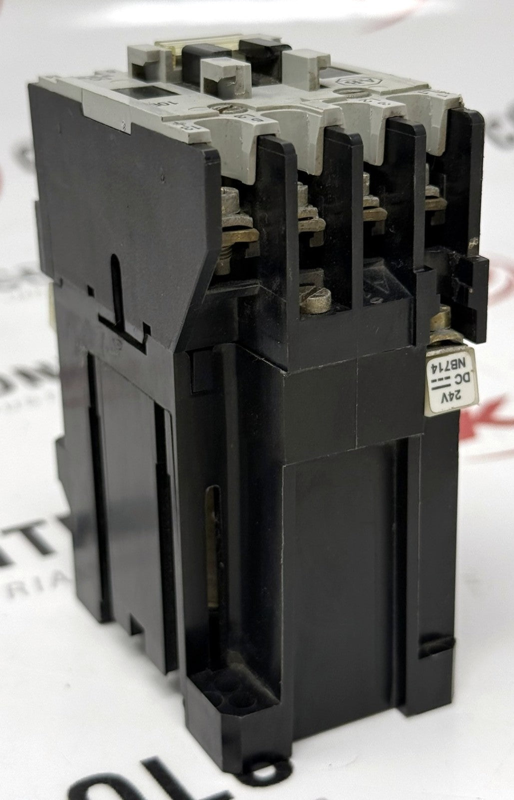 Allen-Bradley 100-A09NZ243 3-Pole 9A Contactor 24VDC Coil3