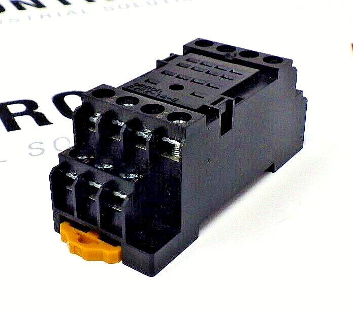 Omron PYFZ-14-E 14-Pin Relay Socket, DIN Rail/Screw Mount, Screw Terminals