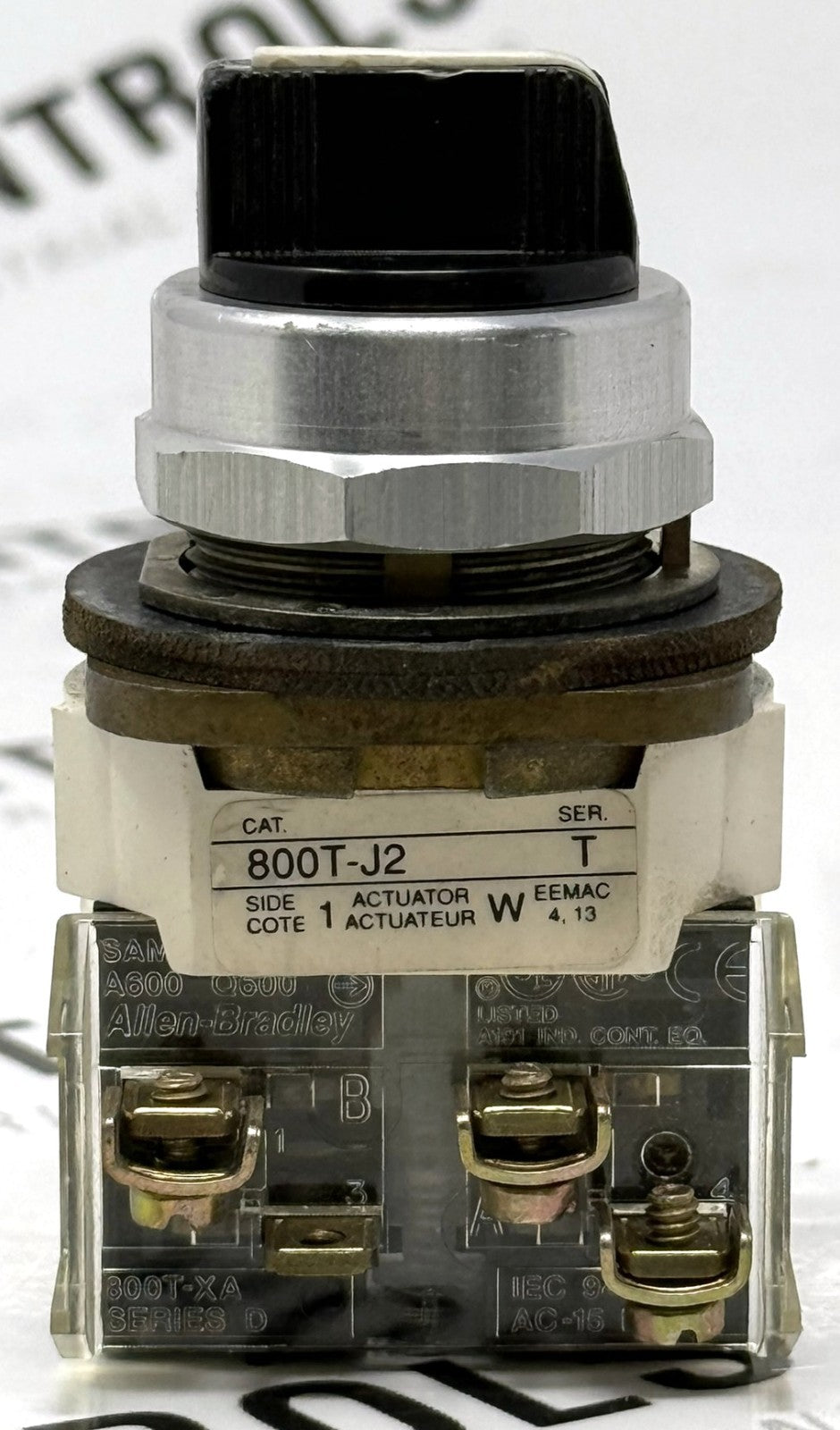 Allen-Bradley 800T-J2 30mm 3-Position Maintained Selector Switch0