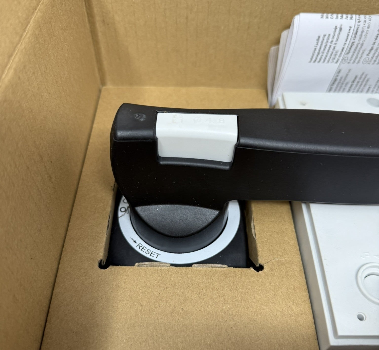 Eaton PDG4XHMDS Power Defense Rotary Door Handle Mechanism Kit2