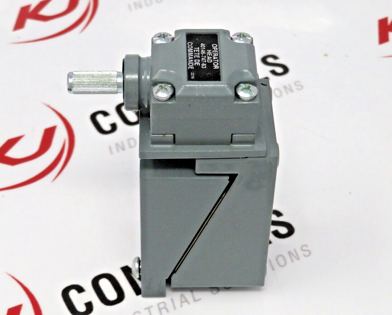 Allen-Bradley 802T-AP Oiltight Limit Switch Plug-In Type 4,13 Lever Series J