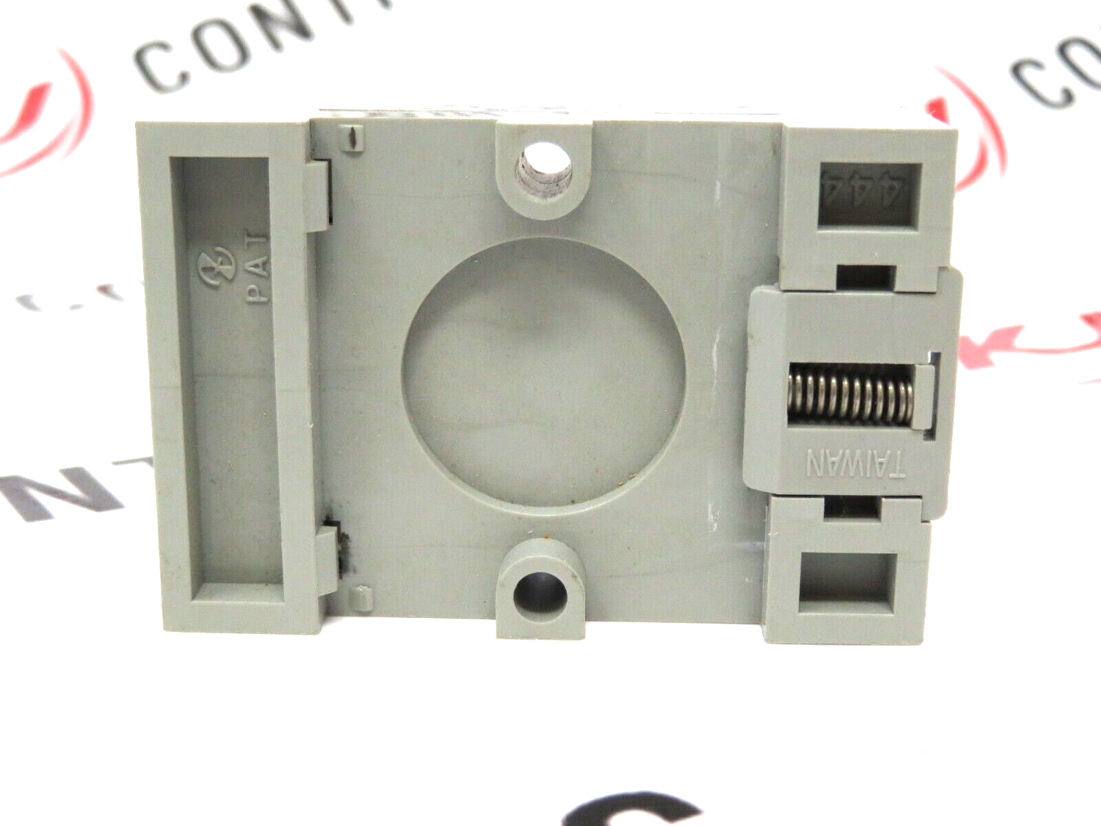 IDEC SR2P-06 Socket OCTAL 10A 300V DIN Mount/Screw Terminal