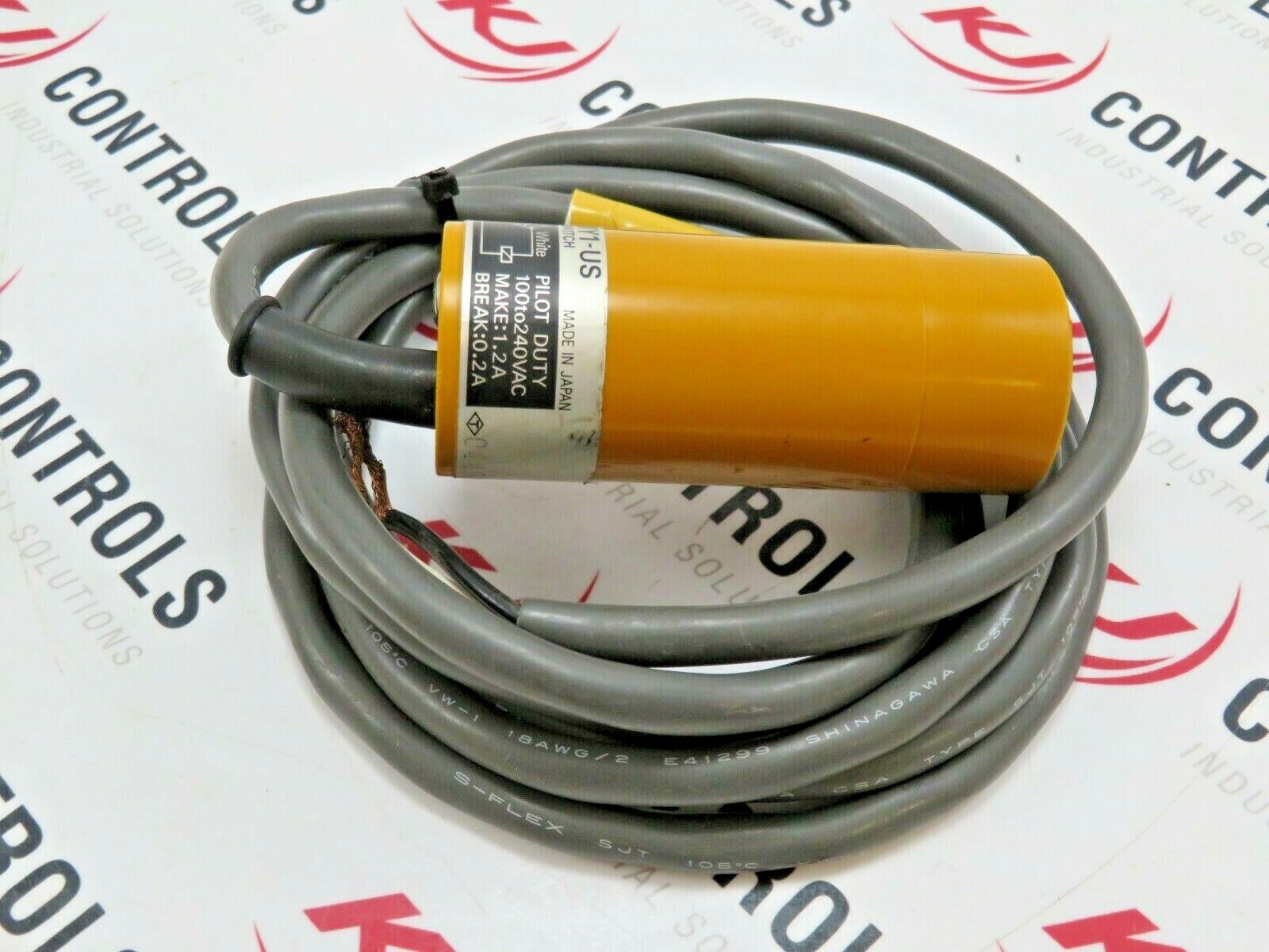 Omron E2K-C25MY1-US Capacitive Proximity Switch 100-240VAC