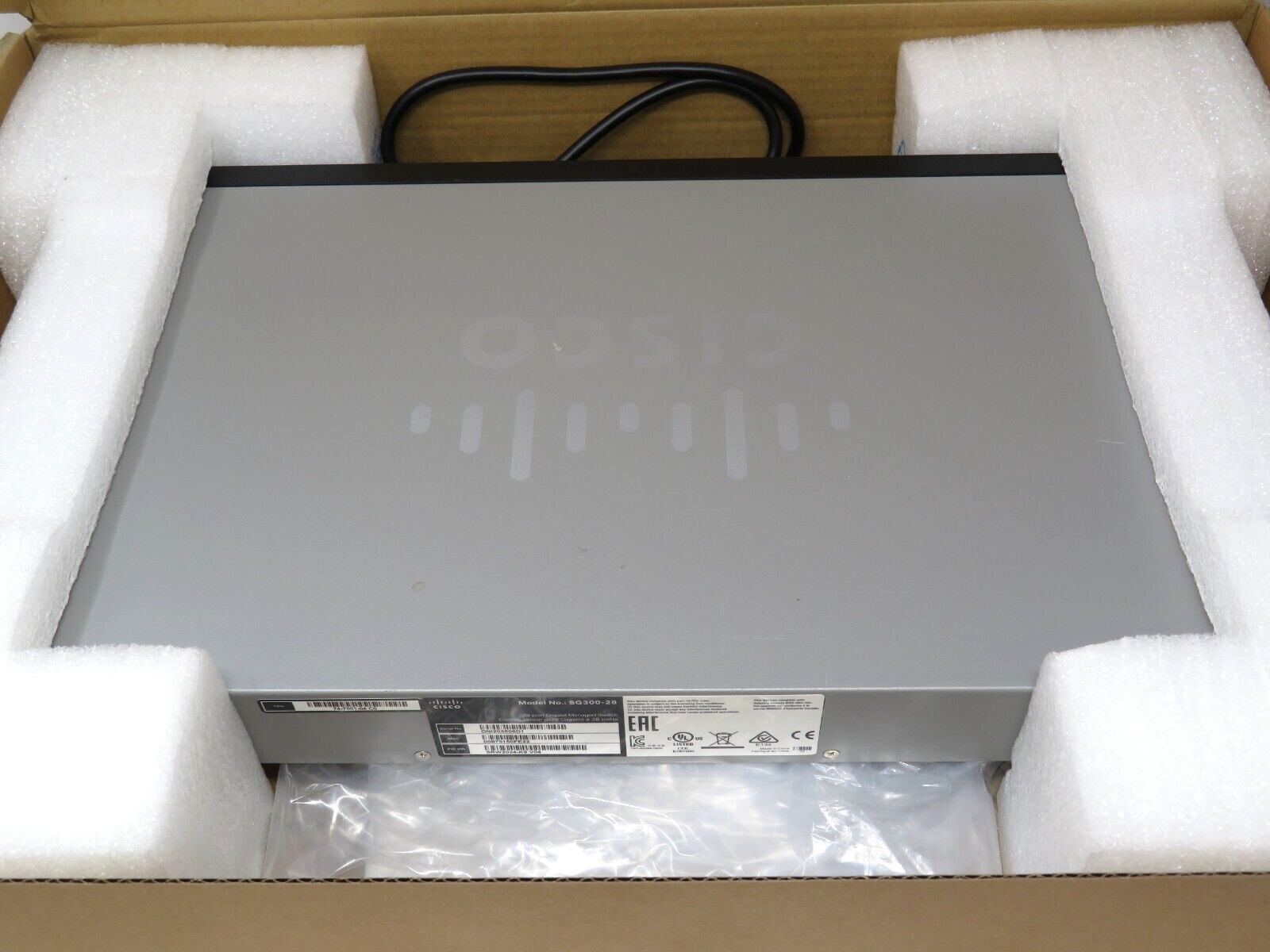 Cisco SG300-28 Selector Switch 28Port 100-240V 1A 50/60Hz
