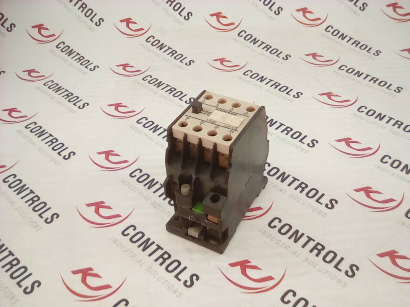 Siemens 3TH80 22-0A Contactor 115V 50/60Hz Coil