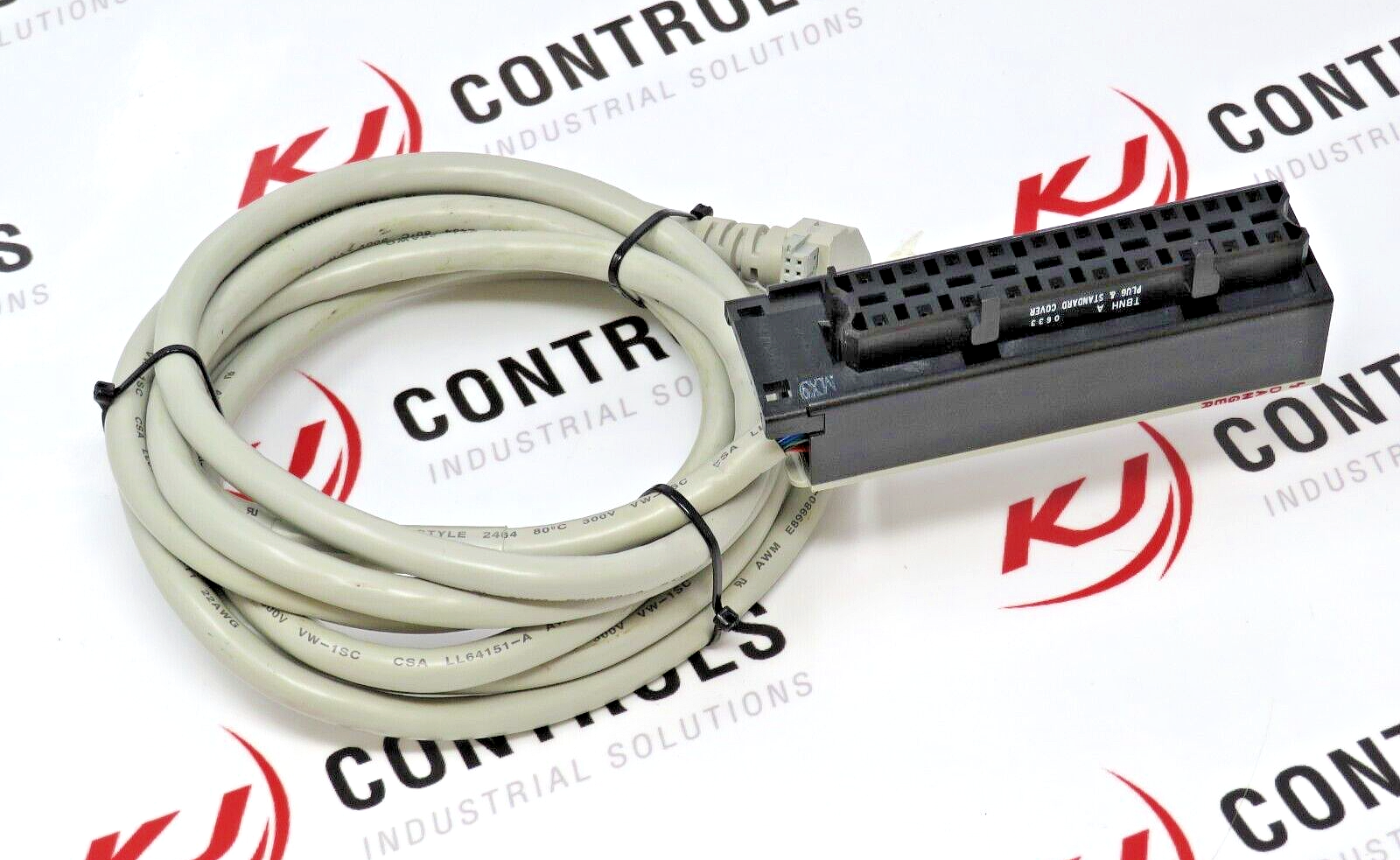 Allen-Bradley 1492-CABLE025X Pre-wired 2.5 M 8.2 FT Digital Connection Cable