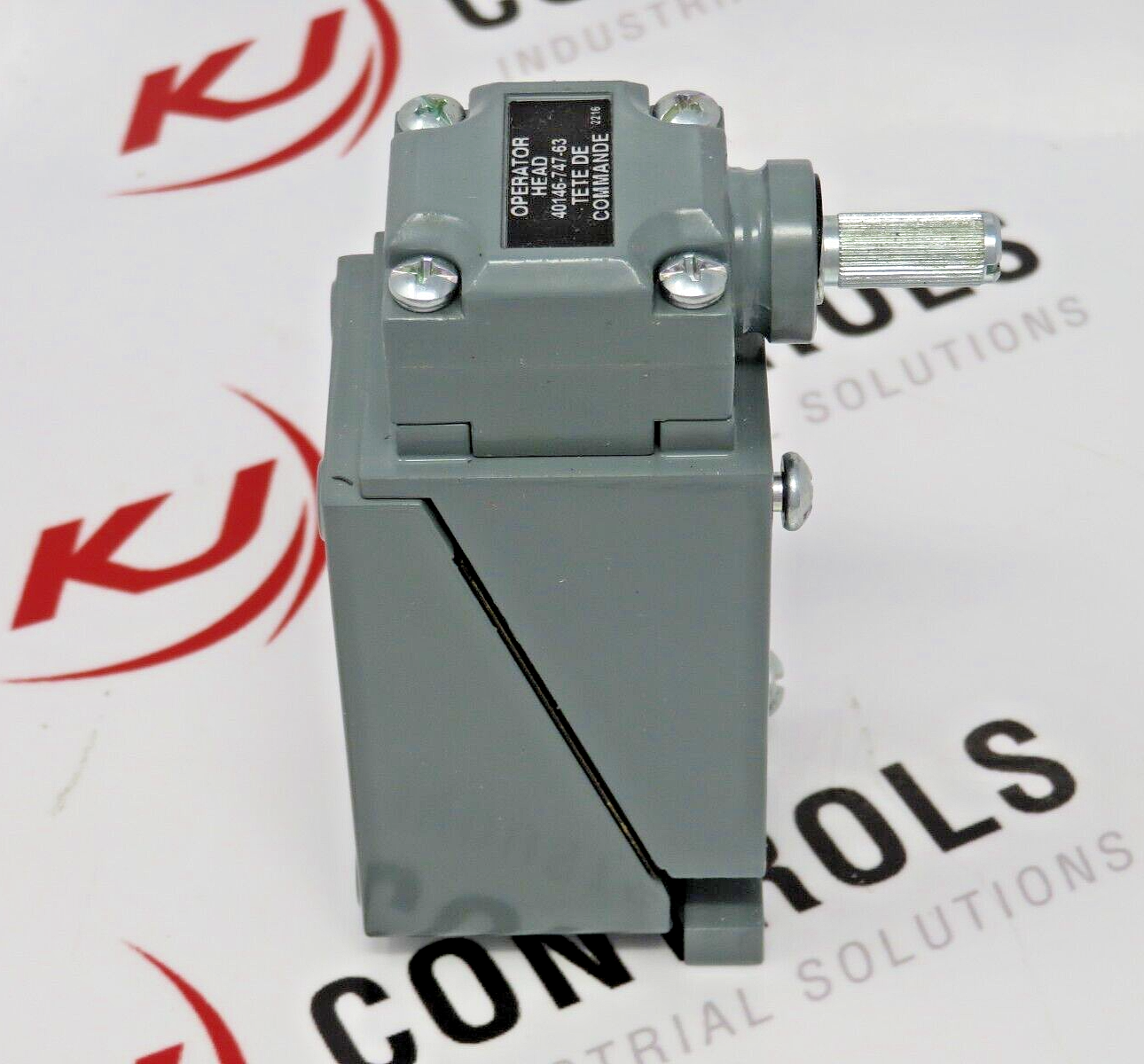 Allen-Bradley 802T-AP Oiltight Limit Switch Plug-In Type 4,13 Lever Series J