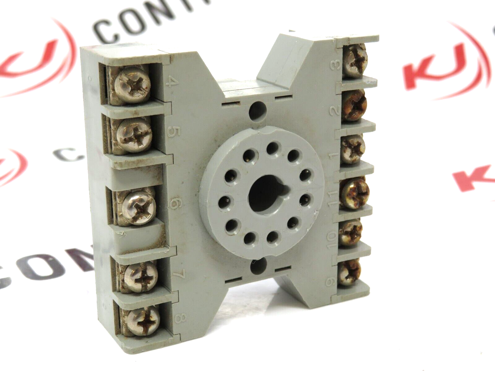 IDEC SR3P-06 Relay Socket 11Pin 10A 300V DIN Mount Screw Type